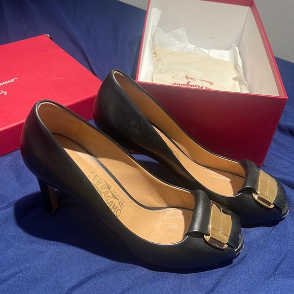 Gilda black pumps - Picture 1 of 4